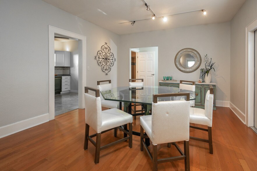 More Photos Of 2515 1st Ave N, Saint Petersburg Office Residential For Sale