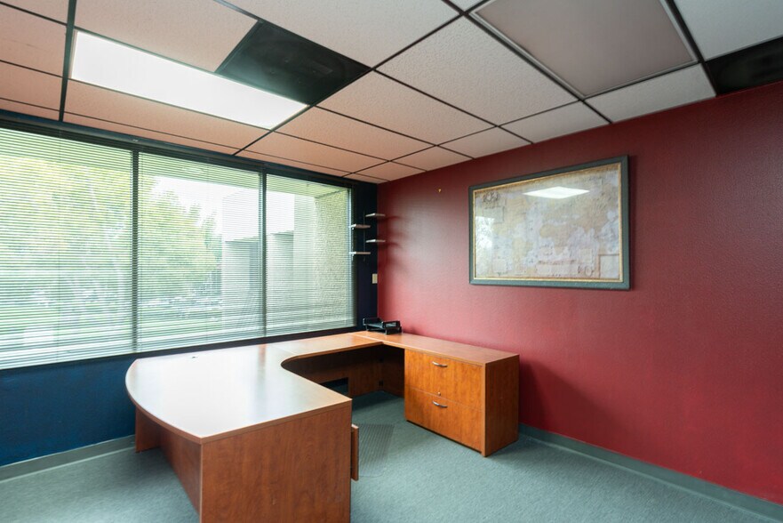 More Photos Of 1717-1745 W Orangewood Ave, Orange Office For Sale