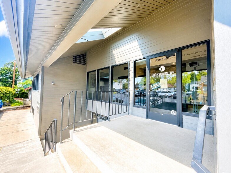 More Photos Of 1665 Liberty St SE, Salem Office For Lease