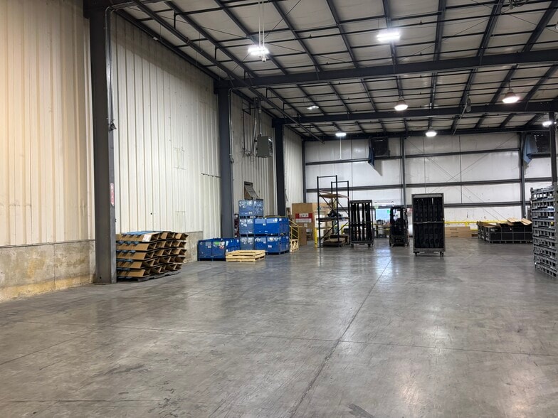 More Photos Of 140 Industry Rd, Georgetown Manufacturing For Lease