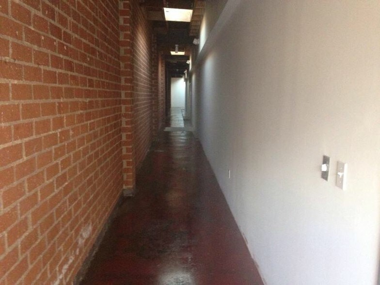More Photos Of 2234 Barry Ave, Los Angeles Warehouse For Lease