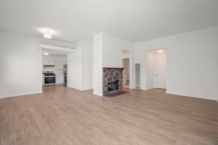More Photos Of 1625 Palmetto Ave, Pacifica Apartments For Sale