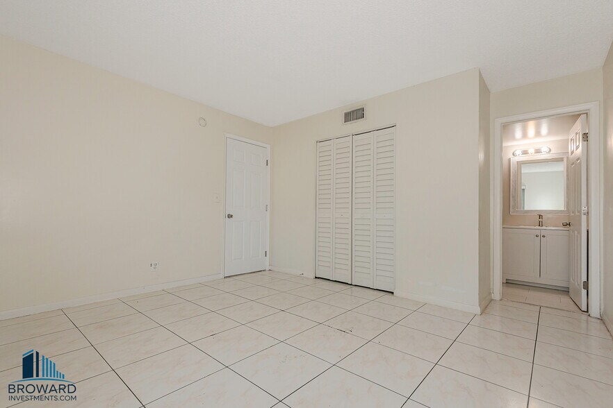 More Photos Of 10201 NW 35th St, Coral Springs Multifamily For Sale
