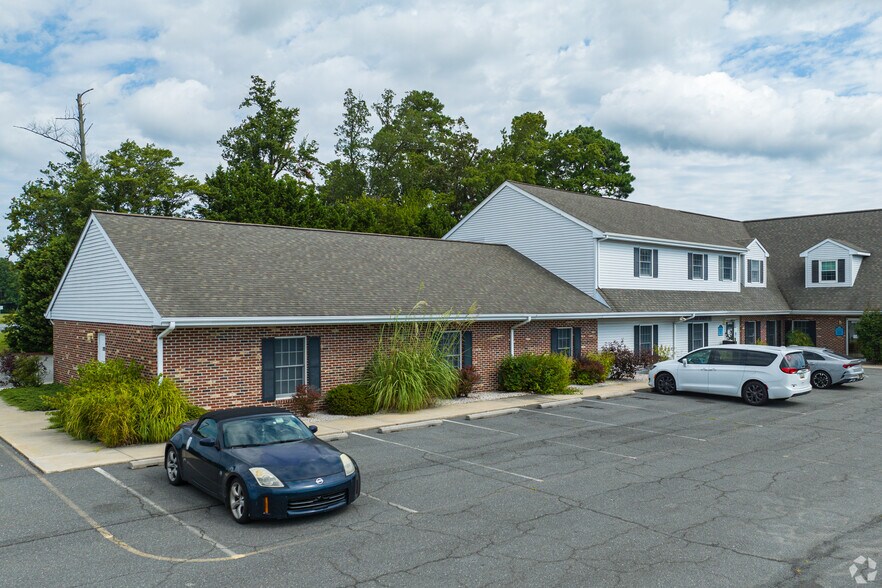 More Photos Of 20163 Office Cir, Georgetown Office For Lease