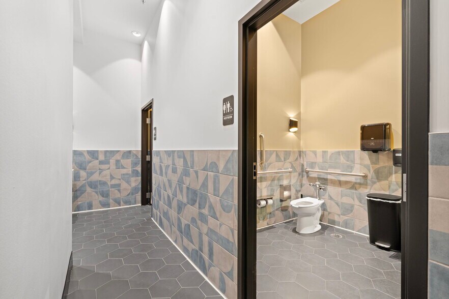 More Photos Of 360 Saint Peter St, Saint Paul Apartments For Lease