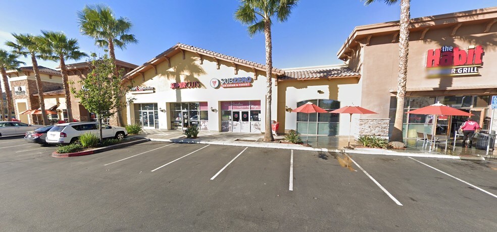 More Photos Of 51 W Tierra Rejada Rd, Simi Valley Freestanding For Lease