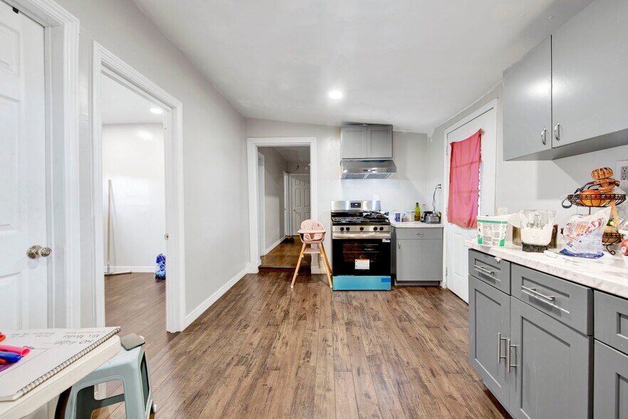 More Photos Of 11316-11318 S Vermont Ave, Los Angeles Storefront For Sale