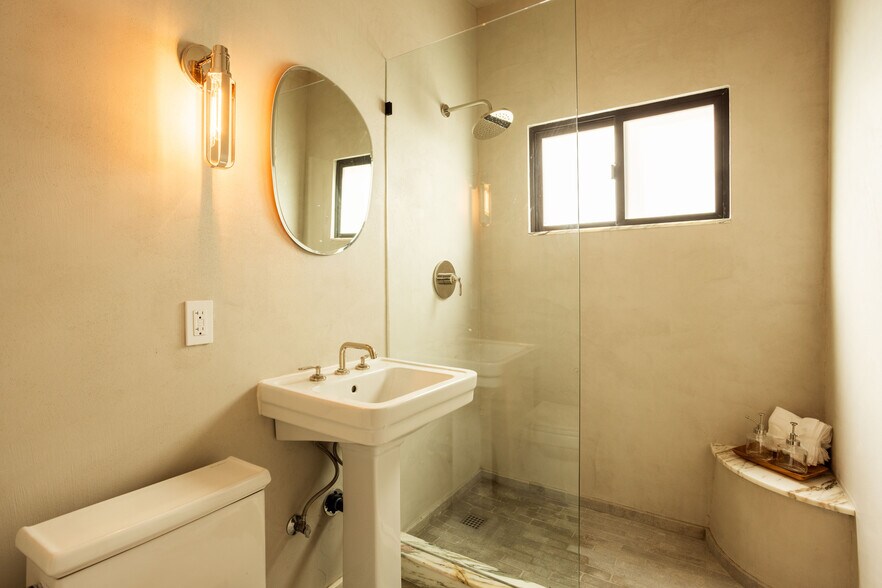 More Photos Of 144 N Clark Dr, Beverly Hills Apartments For Sale