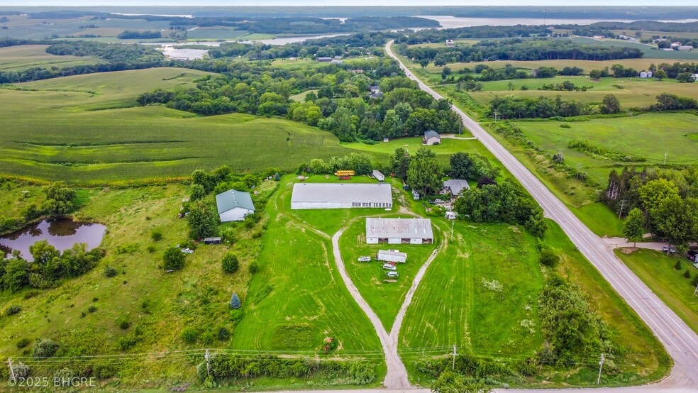 More Photos Of 1247 Illinois Dr, Knoxville Sports And Entertainment For Sale
