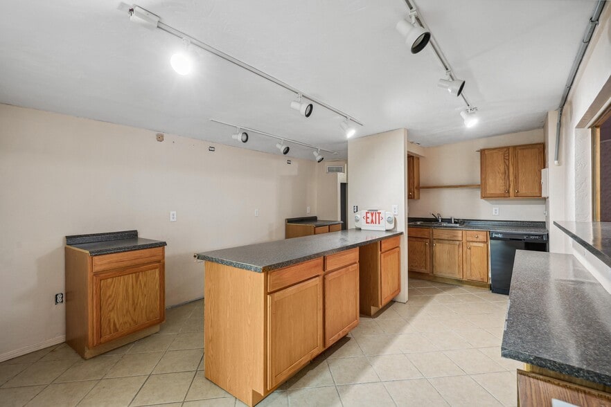 More Photos Of 13651 S 690 Rd, Wyandotte Specialty For Sale