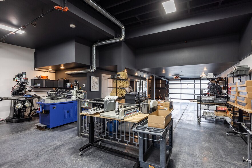 More Photos Of 4554 Forestdale Dr, Park City Light Manufacturing For Sale