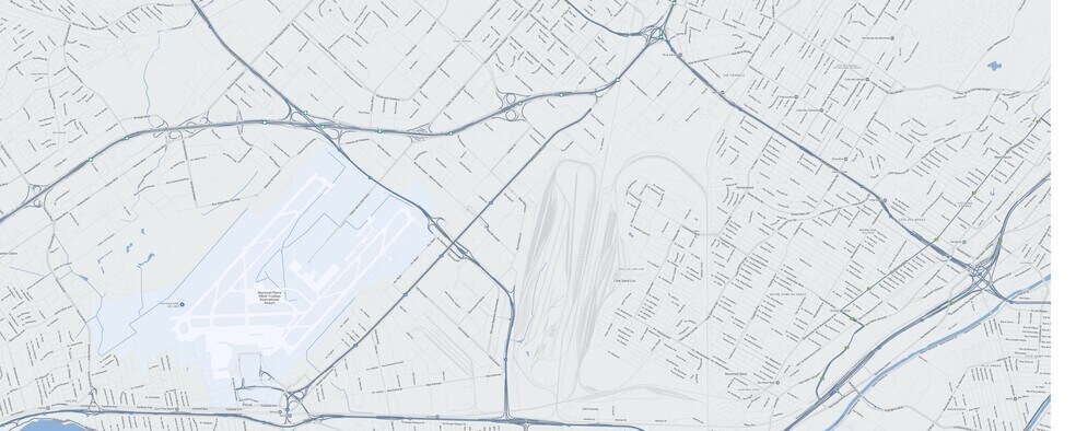 More Photos Of 2125 Av 23E, Montréal Distribution For Lease