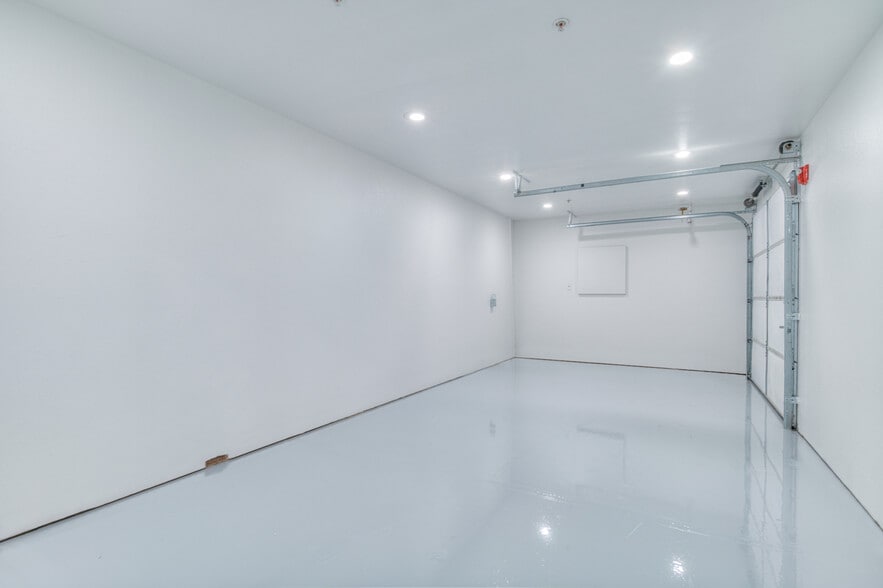 More Photos Of 62958 NE Layton Ave, Bend Light Manufacturing For Sale
