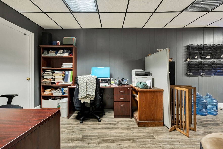 More Photos Of 2450 Riverside Drive, Chattanooga Warehouse For Sale