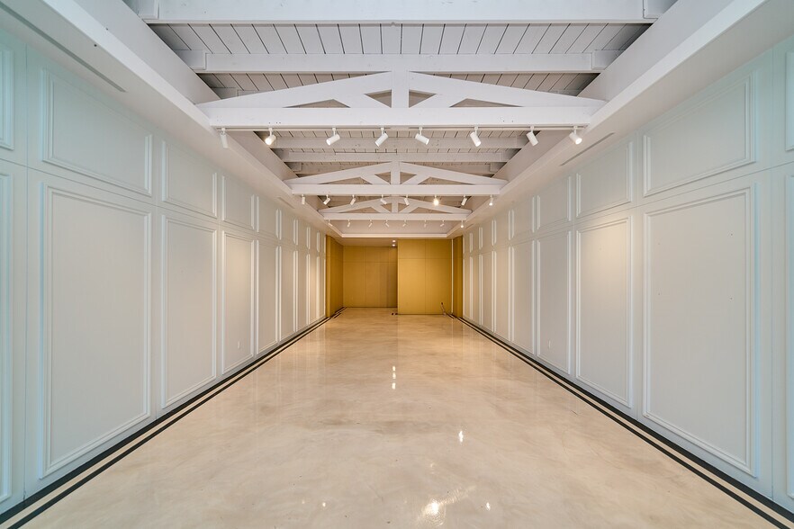 More Photos Of 112-122 S Robertson Blvd, Los Angeles Storefront Retail Office For Sale