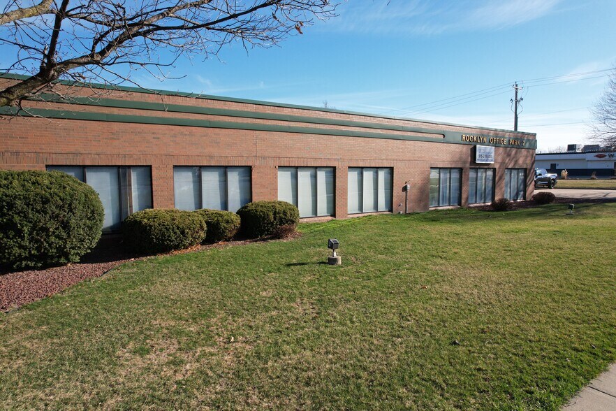 More Photos Of 6901 Hickman Rd, Urbandale Medical For Sale