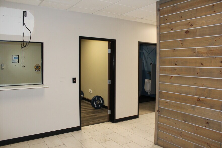 More Photos Of 7133 Telegraph Rd, Montebello Warehouse For Lease