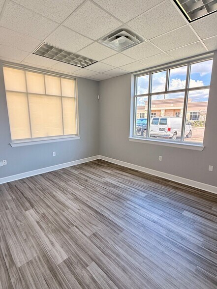 More Photos Of 440 Cobia Dr, Katy Office For Lease