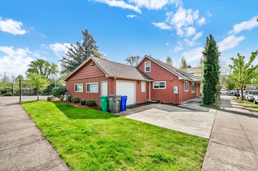 More Photos Of 2441 SE 171st Ave, Portland Apartments For Sale