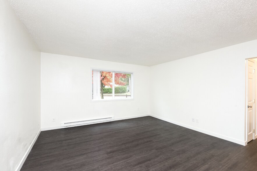 More Photos Of 8415 N Fessenden St, Portland Apartments For Sale