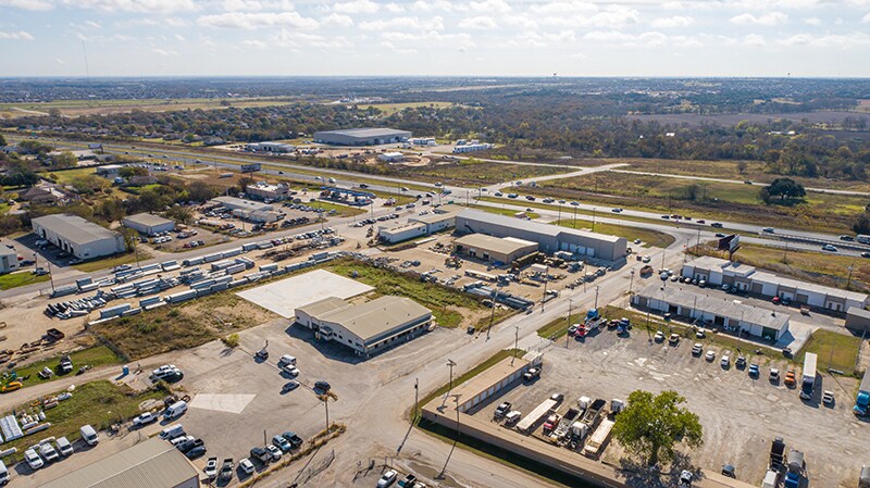 More Photos Of 108 McNutt Rd, Hutto Warehouse For Lease
