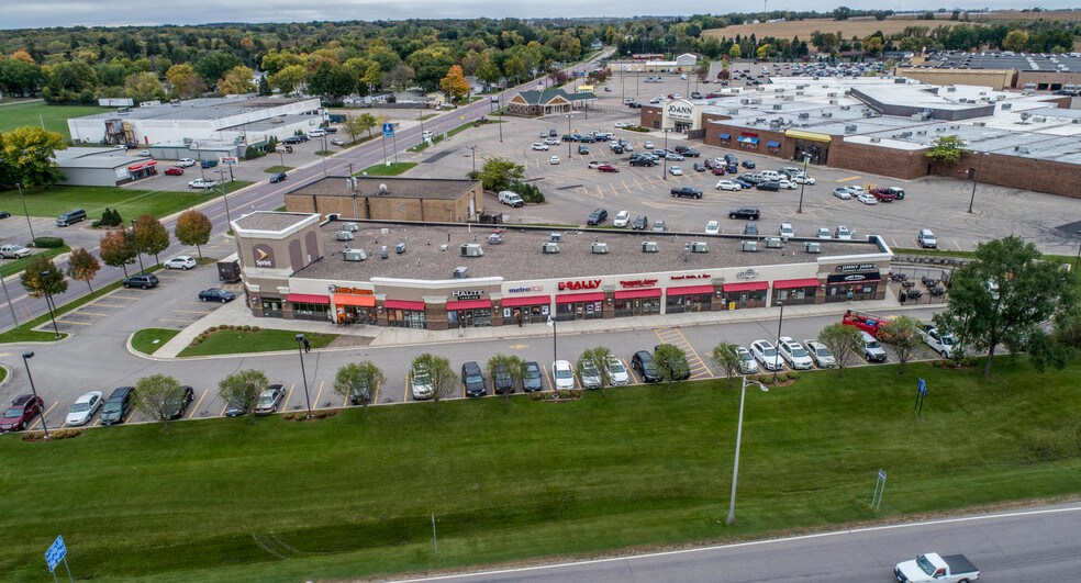 More Photos Of 300 Western Ave, Faribault General Retail For Lease