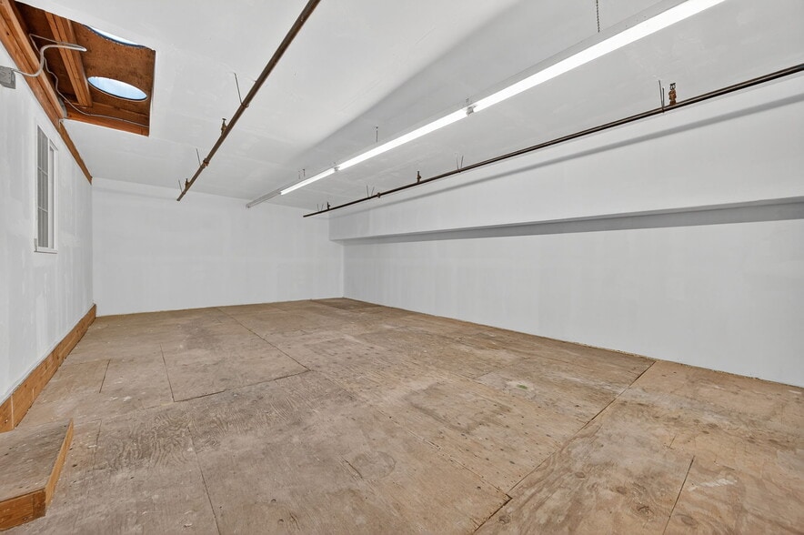 More Photos Of 20 S Linden Ave, South San Francisco Warehouse For Sale