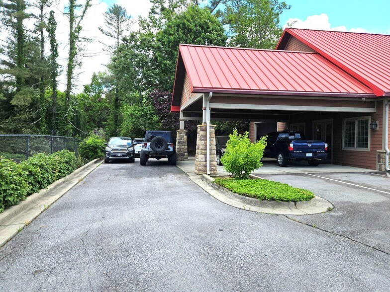 More Photos Of 1216 Asheville Hwy, Hendersonville Auto Dealership For Lease