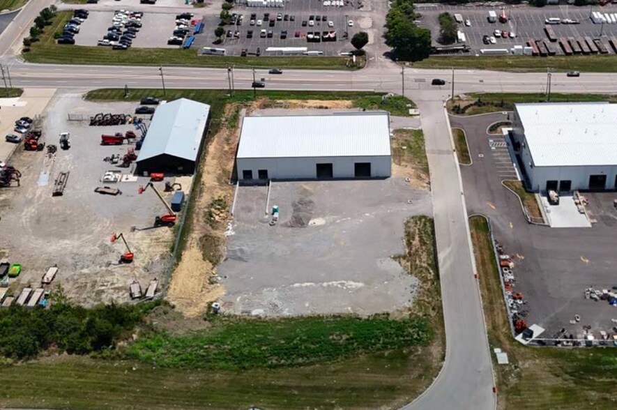 More Photos Of 9381 Seward Rd, Fairfield Warehouse For Lease