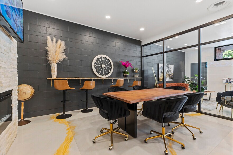 More Photos Of 823 15th St, Modesto Office For Sale