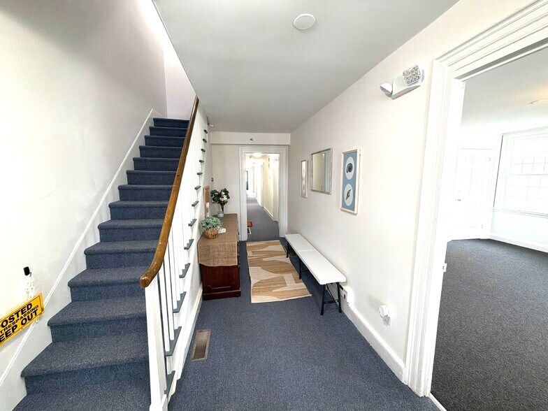 More Photos Of 129 Main St, Old Saybrook Apartments For Lease