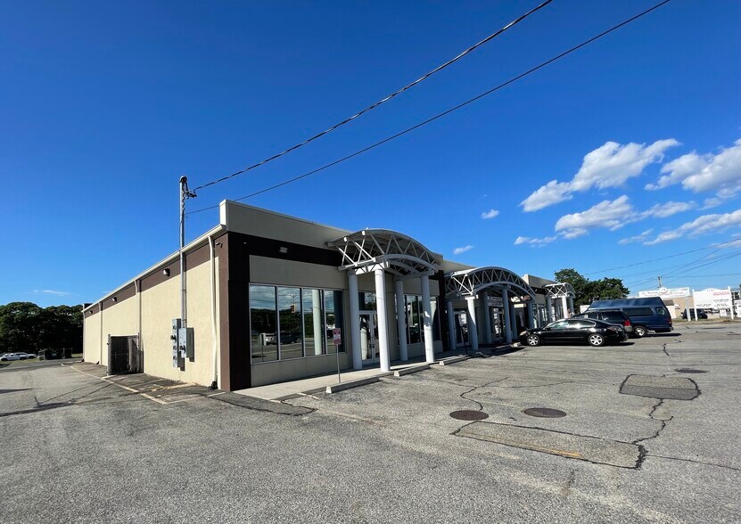 More Photos Of 1787-1797 Middle Country Rd, Centereach Storefront For Lease