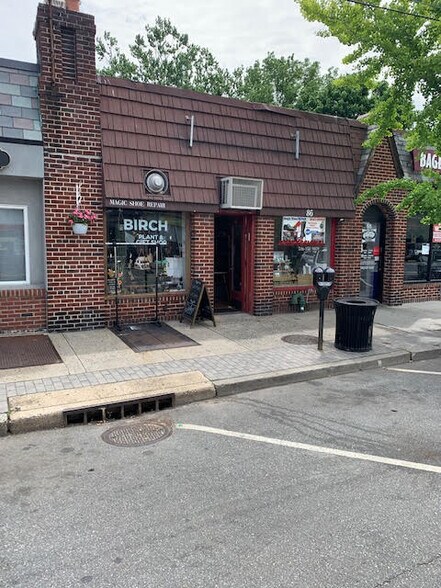 More Photos Of 86 Covert Ave, Stewart Manor Storefront For Sale
