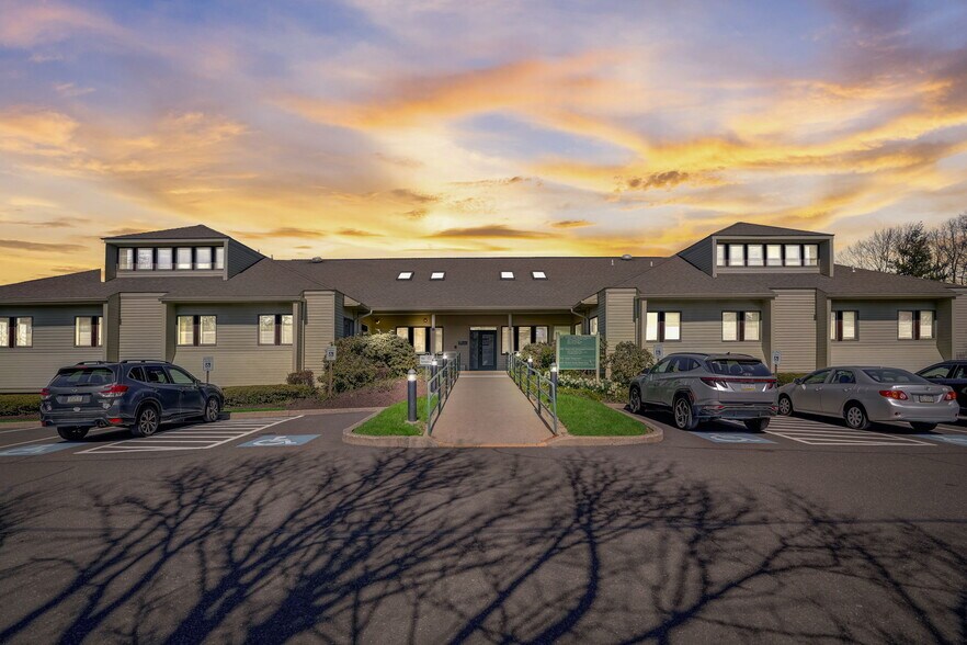 More Photos Of 333 N Oxford Valley Rd, Fairless Hills Medical For Lease