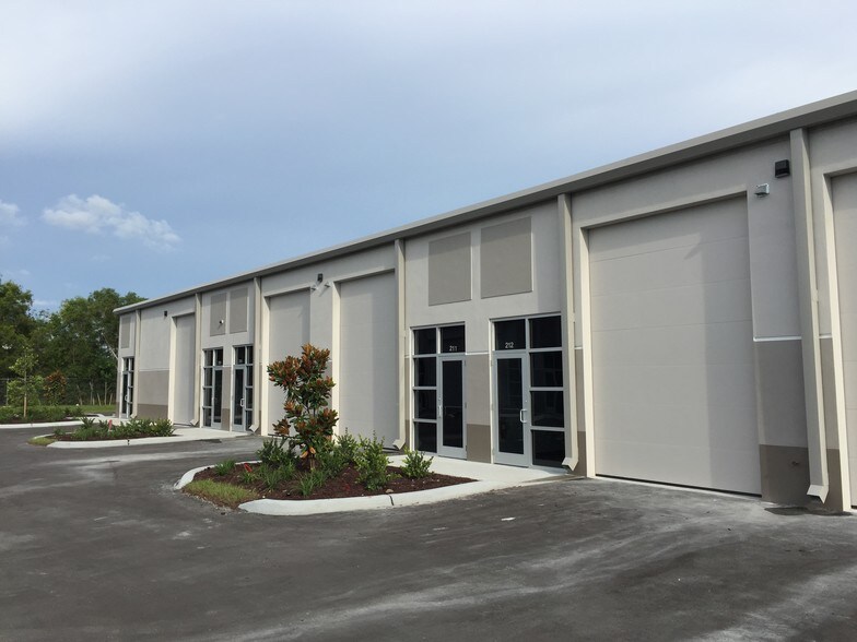 More Photos Of 16000 Old 41 N, Naples Warehouse For Lease
