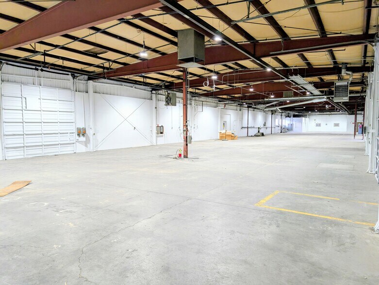 More Photos Of 720-758 S Redwood Rd, Salt Lake City Manufacturing For Lease