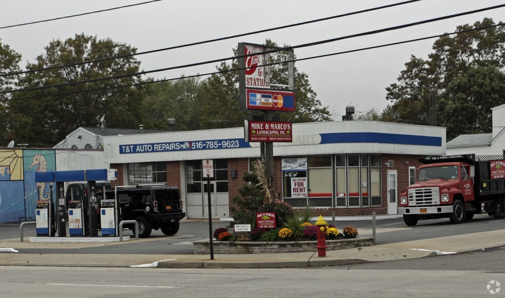 Primary Photo Of 3359 Merrick Rd, Wantagh Service Station For Sale