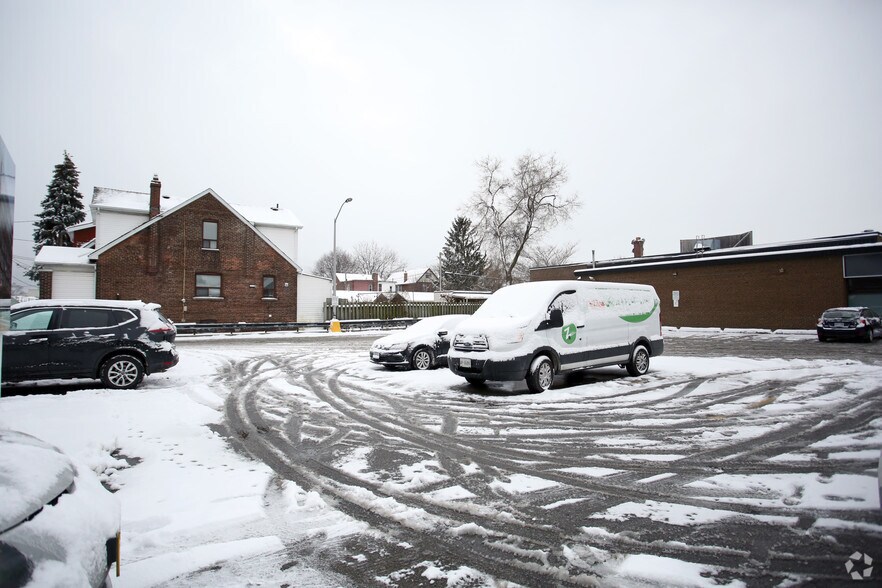 More Photos Of 1177 Danforth Ave, Toronto Apartments For Lease