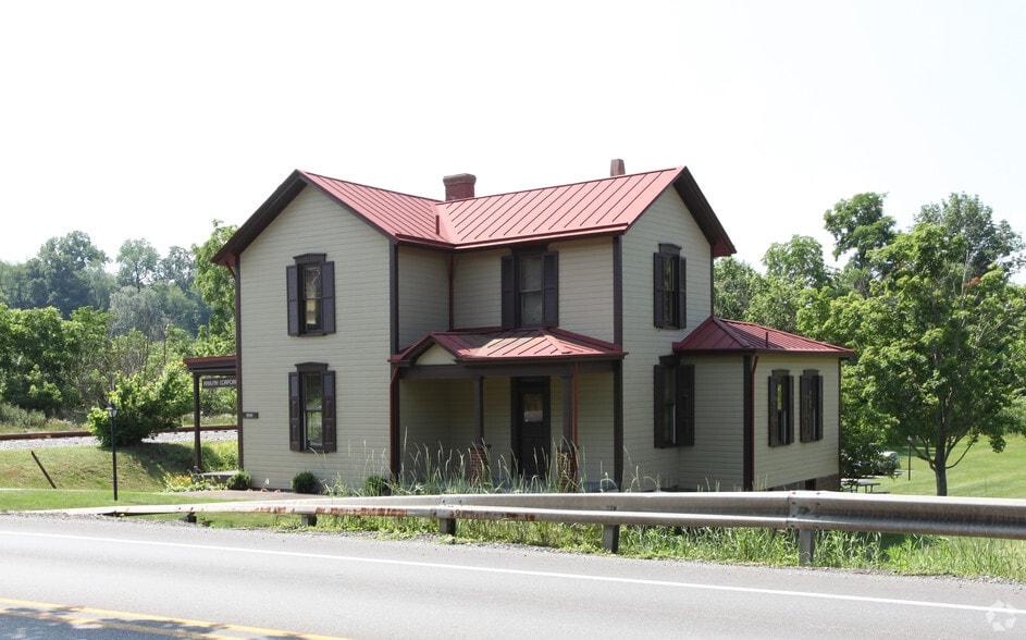 More Photos Of 1050 Boyce Rd, Pittsburgh Office For Sale