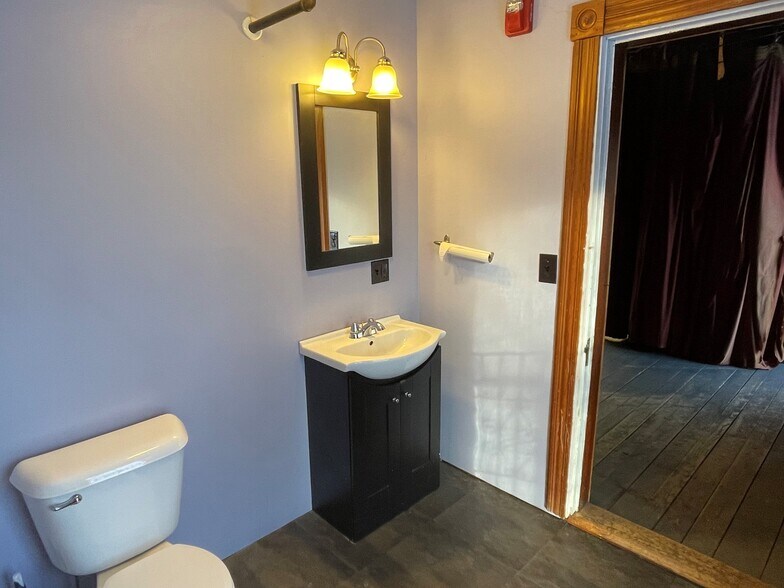 More Photos Of 12 Church Rd, Readfield Flex For Sale
