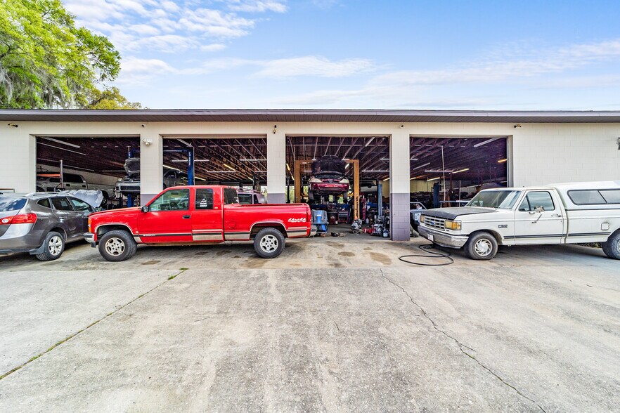 More Photos Of 3721 NE 44th St, Ocala Industrial For Sale