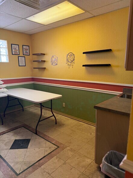 More Photos Of 361 Vinton Rd, Anthony Medical For Lease