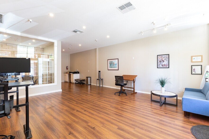 More Photos Of 220 Windsor River Rd, Windsor Apartments For Sale