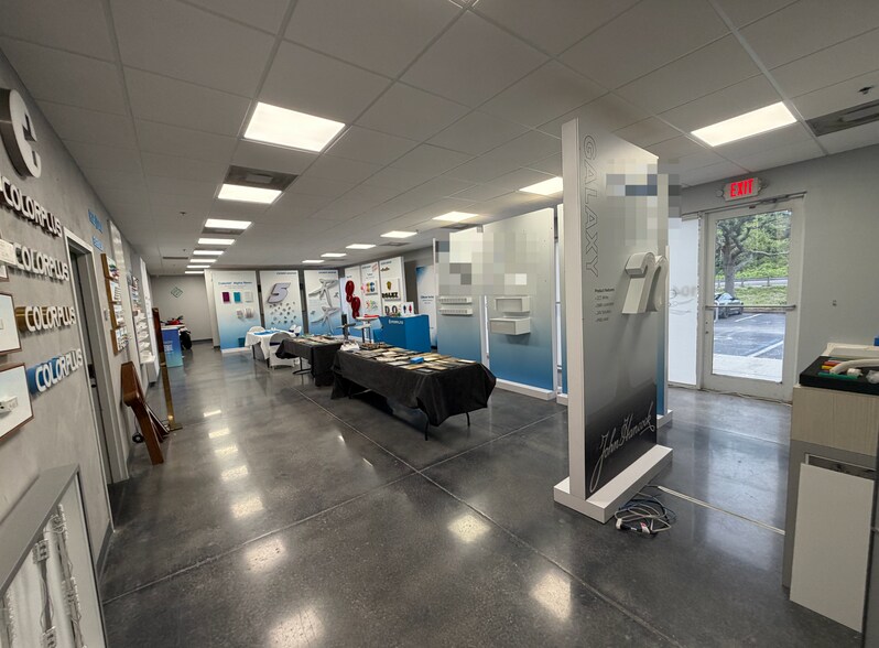 More Photos Of 8010 Sunport Dr, Orlando Light Distribution For Sale