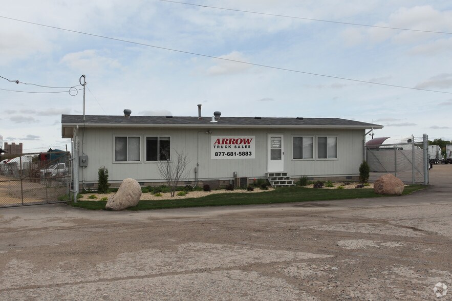 More Photos Of 1300 New Brighton Blvd., Minneapolis Truck Terminal For Sale