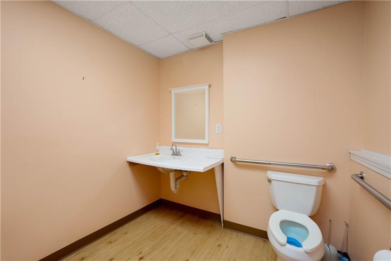 More Photos Of 626 5th Ave, Coraopolis Office Residential For Sale