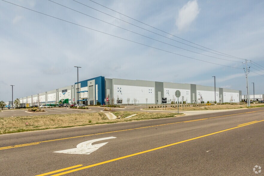 Primary Photo Of 190 Norfolk Southern Way, Byhalia Distribution For Lease