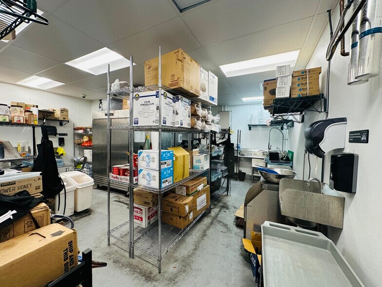 More Photos Of 8895 Towne Centre Dr, San Diego General Retail For Lease