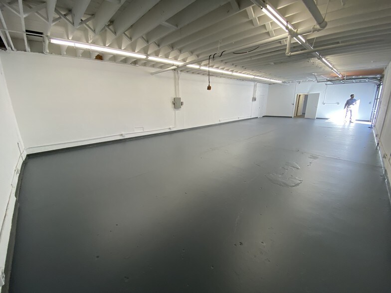 More Photos Of 936-938 S Amphlett Blvd, San Mateo Warehouse For Lease