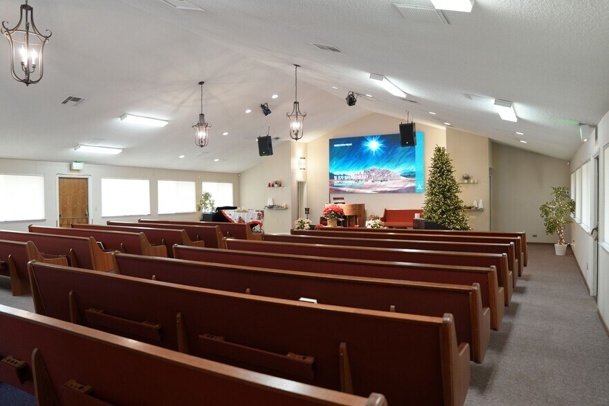 More Photos Of 1135 E Alluvial Ave, Fresno Religious Facility For Lease